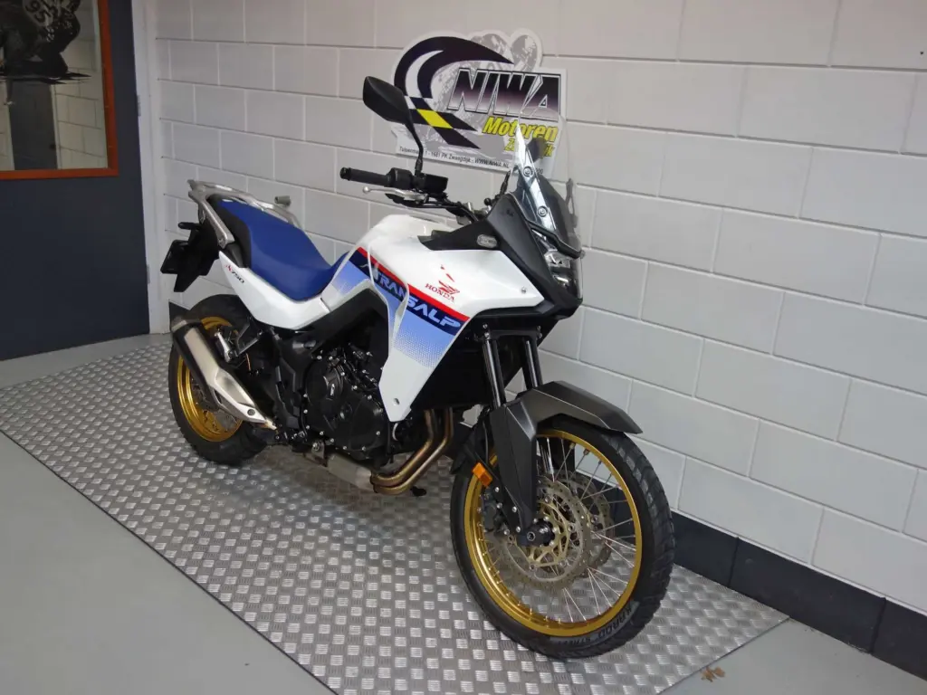 Gebruikte Honda XL 750 overig met 755cc motor uit 2023 bij NIWA Motoren