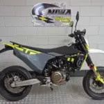 Gebruikte Husqvarna 701 Enduro supermotard met 693cc motor uit 2023 bij NIWA Motoren