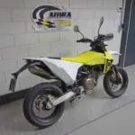 Nieuwe Husqvarna 701 Supermoto supermotard met 693cc motor uit 2025 bij NIWA Motoren
