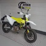 Nieuwe Husqvarna 701 Supermoto supermotard met 693cc motor uit 2025 bij NIWA Motoren