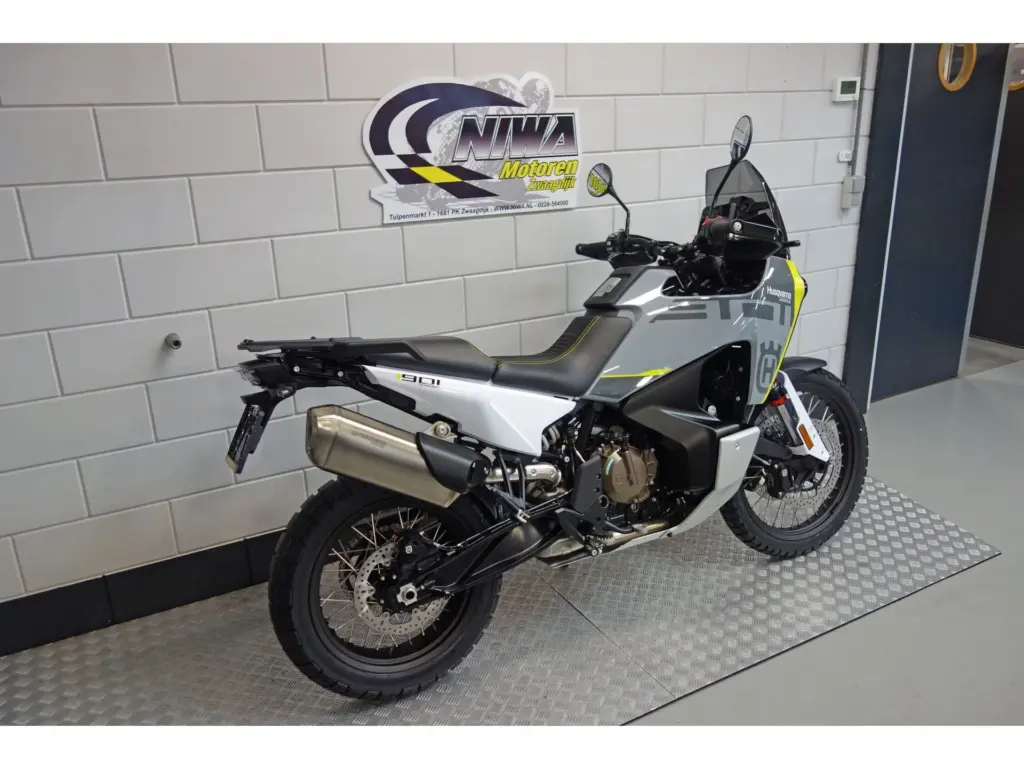 Nieuwe Husqvarna Norden 901 overig met 889cc motor uit 2024 bij NIWA Motoren