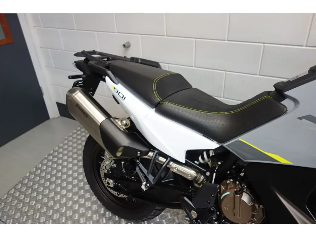 Nieuwe Husqvarna Norden 901 overig met 889cc motor uit 2024 bij NIWA Motoren