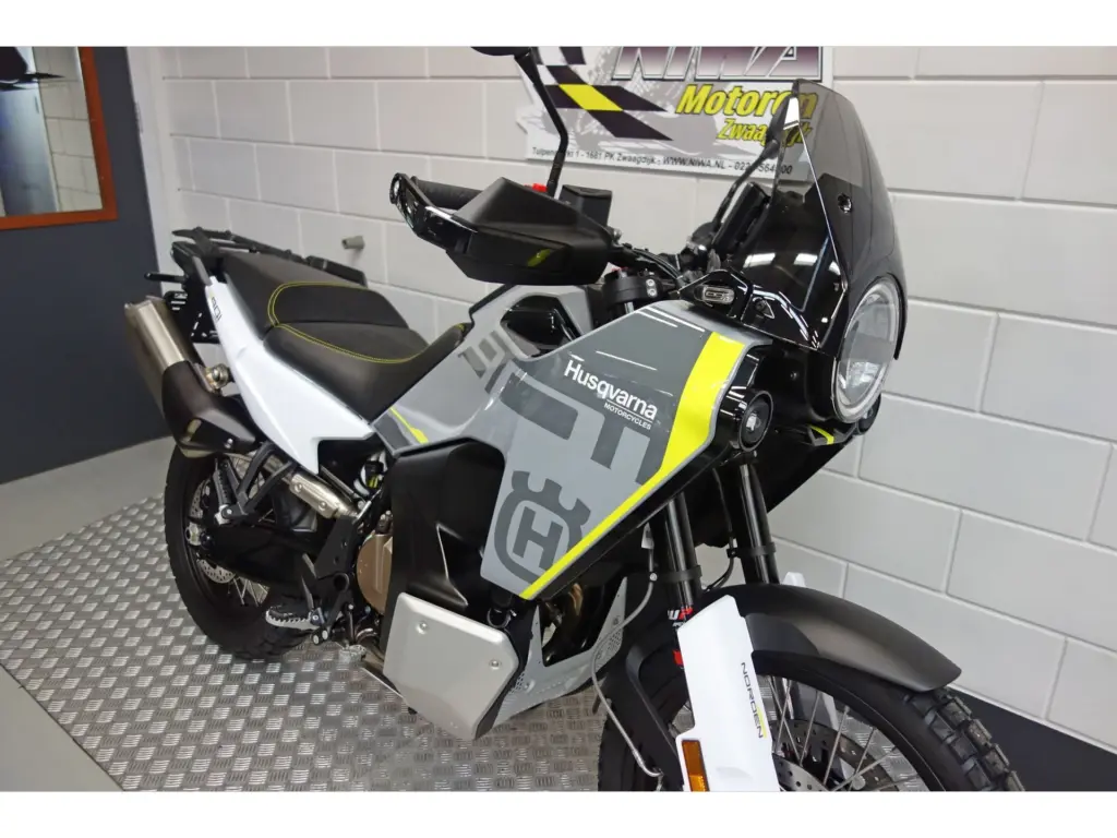 Nieuwe Husqvarna Norden 901 overig met 889cc motor uit 2024 bij NIWA Motoren
