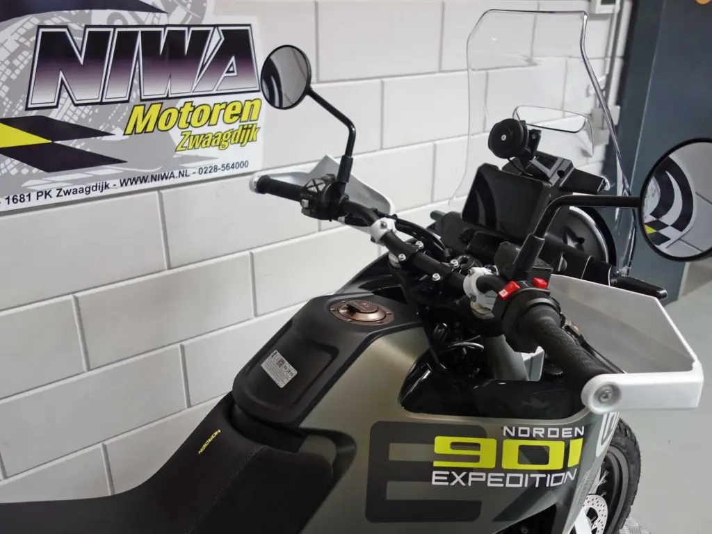 Nieuwe Husqvarna Norden 901 overig met 889cc motor uit 2025 bij NIWA Motoren
