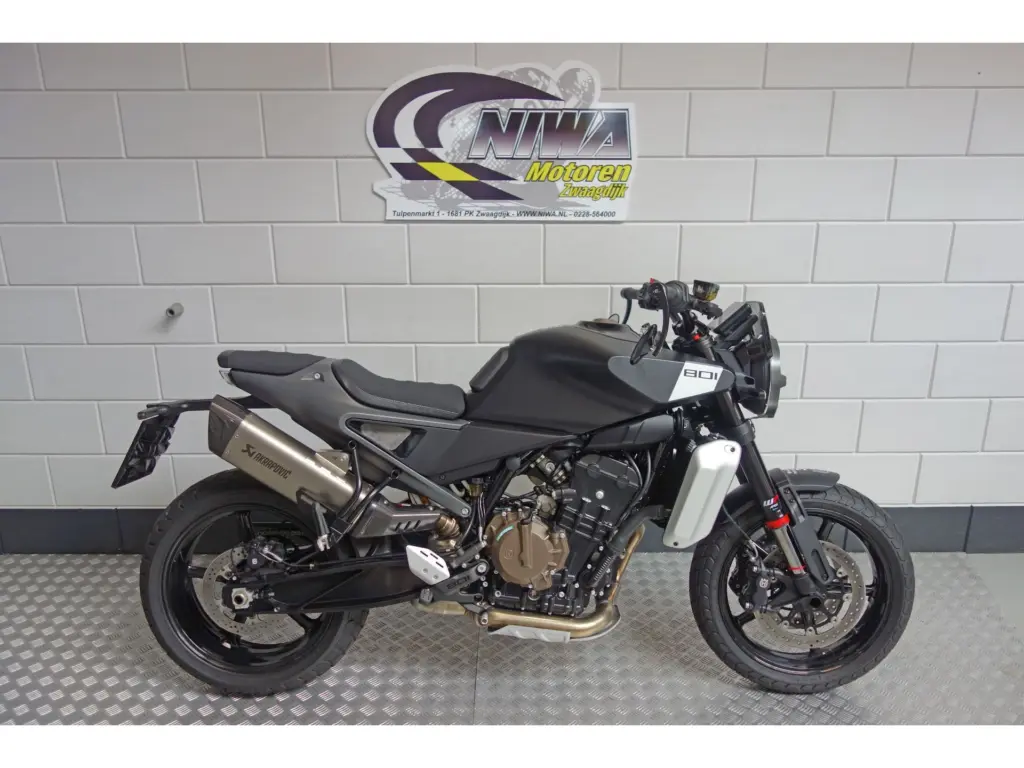 Gebruikte Husqvarna Svartpilen naked bike met 799cc motor uit 2025 bij NIWA Motoren