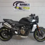 Nieuwe Husqvarna Svartpilen naked bike met 799cc motor uit 2025 bij NIWA Motoren