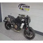 Nieuwe Husqvarna Svartpilen naked bike met 799cc motor uit 2025 bij NIWA Motoren