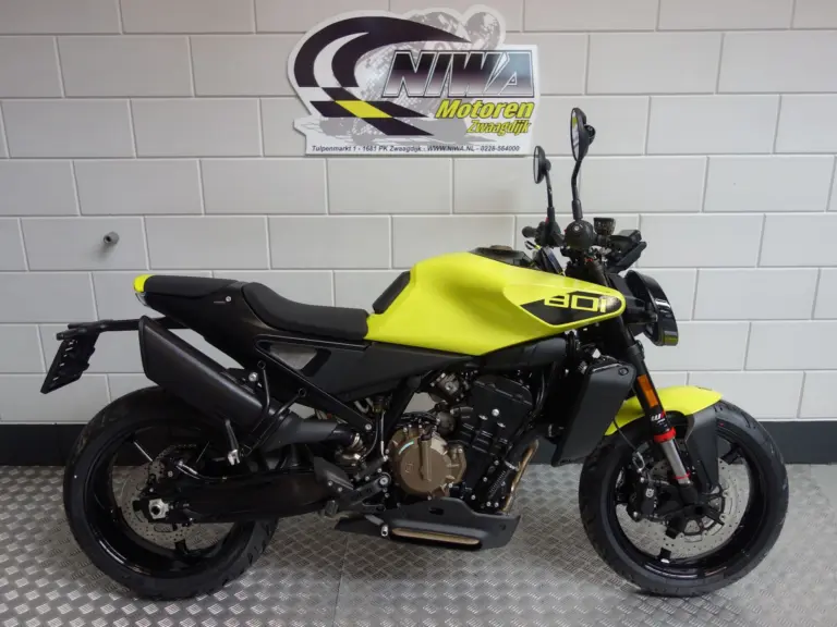 Gebruikte Husqvarna Svartpilen naked bike met 799cc motor uit 2025 bij NIWA Motoren
