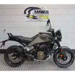 Nieuwe Husqvarna Svartpilen naked bike met 125cc motor uit 2025 bij NIWA Motoren