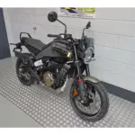 Nieuwe Husqvarna Svartpilen naked bike met 125cc motor uit 2025 bij NIWA Motoren
