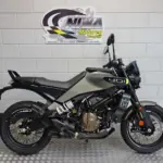 Nieuwe Husqvarna Svartpilen naked bike met 373cc motor uit 2025 bij NIWA Motoren