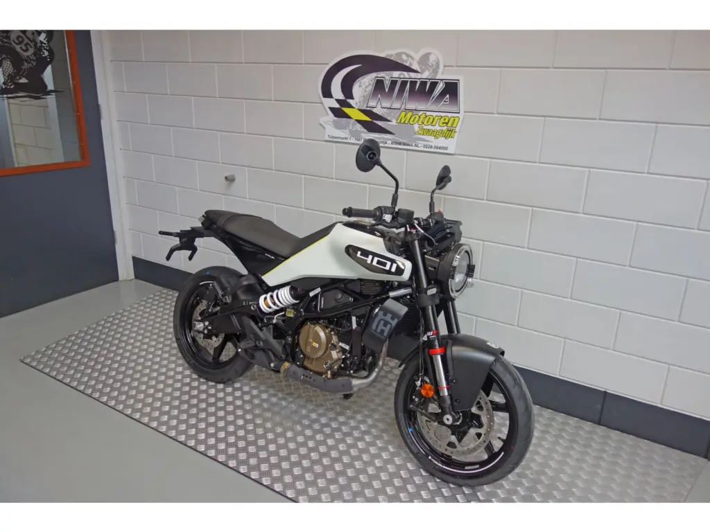 Nieuwe Husqvarna Vitpilen naked bike met 373cc motor uit 2025 bij NIWA Motoren