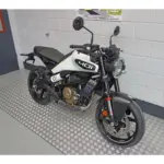 Nieuwe Husqvarna Vitpilen naked bike met 373cc motor uit 2025 bij NIWA Motoren