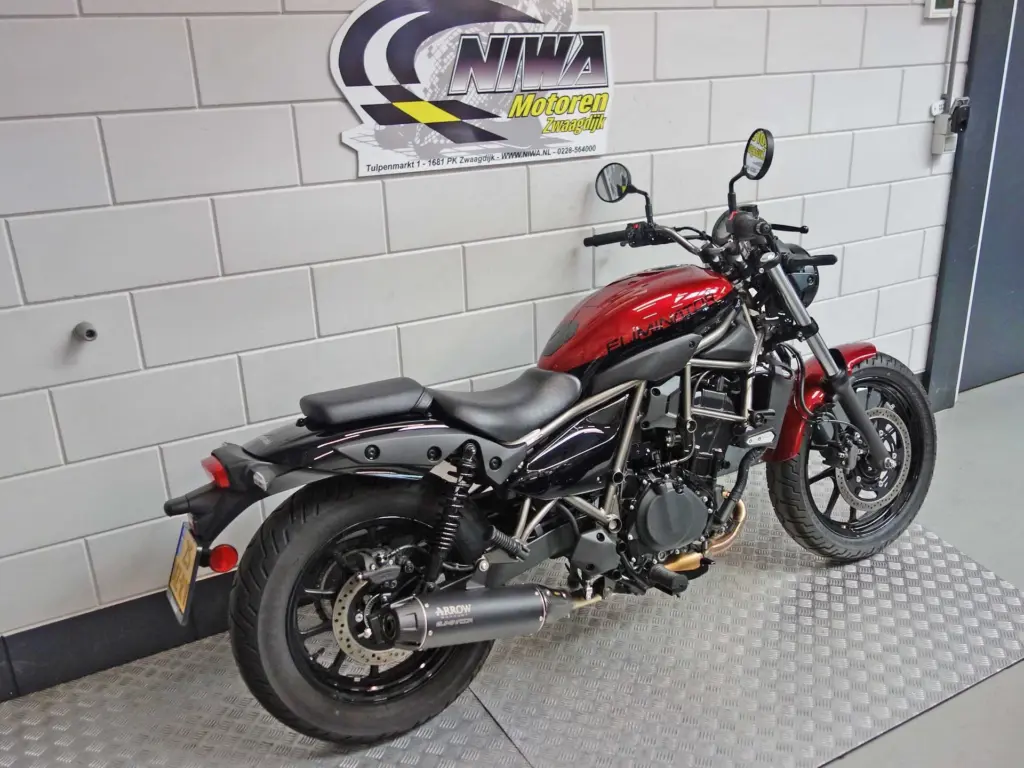 Gebruikte Kawasaki Eliminator 500 chopper met 451cc motor uit 2026 bij NIWA Motoren