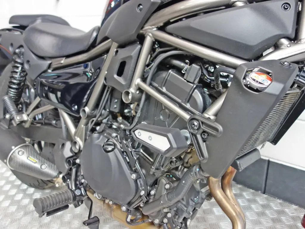 Gebruikte Kawasaki Eliminator 500 chopper met 451cc motor uit 2026 bij NIWA Motoren