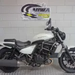 Nieuwe Kawasaki Eliminator 500 chopper met 451cc motor uit 2026 bij NIWA Motoren