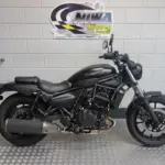 Nieuwe Kawasaki Eliminator 500 chopper met 451cc motor uit 2026 bij NIWA Motoren