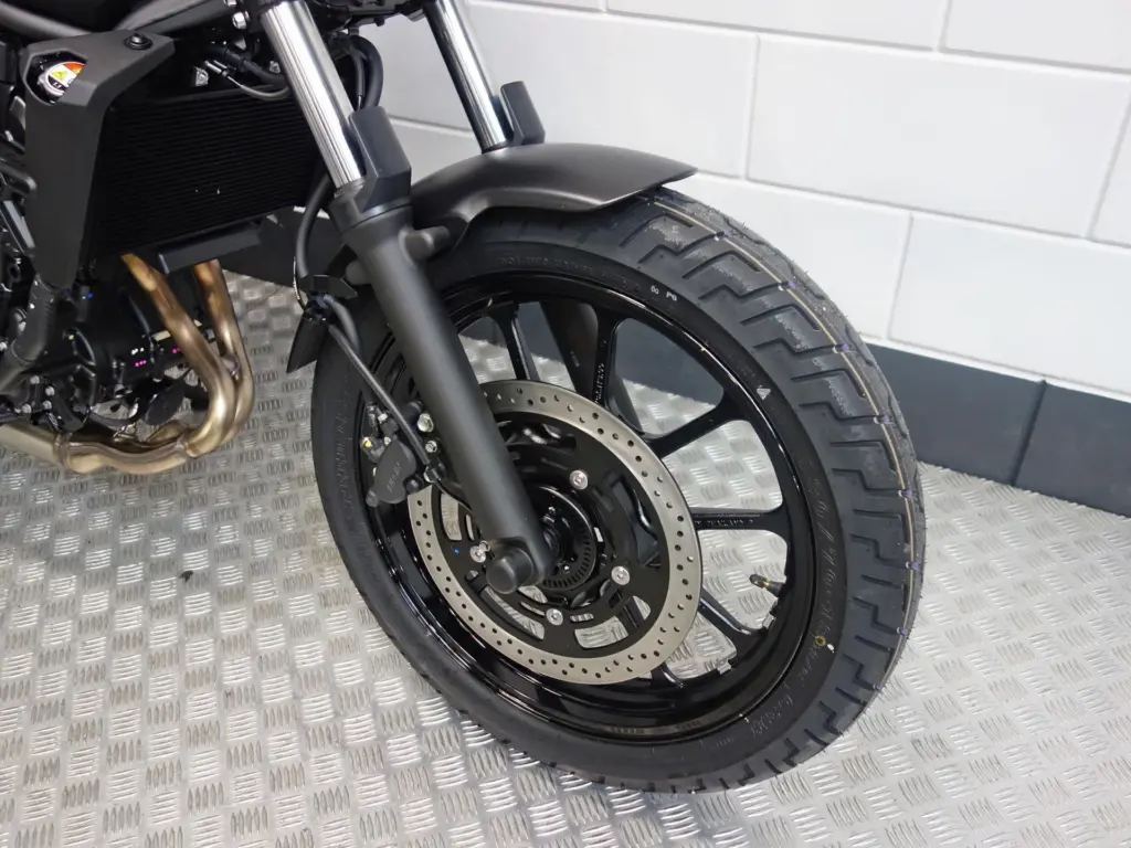 Nieuwe Kawasaki Eliminator 500 chopper met 451cc motor uit 2026 bij NIWA Motoren