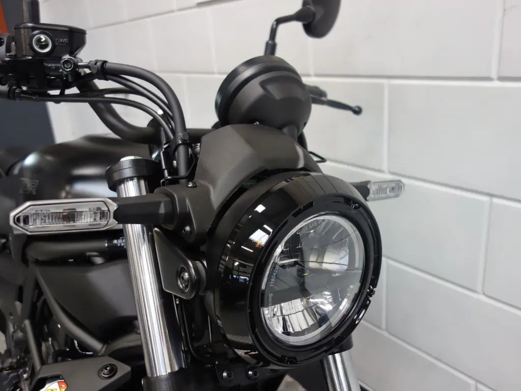 Nieuwe Kawasaki Eliminator 500 chopper met 451cc motor uit 2026 bij NIWA Motoren