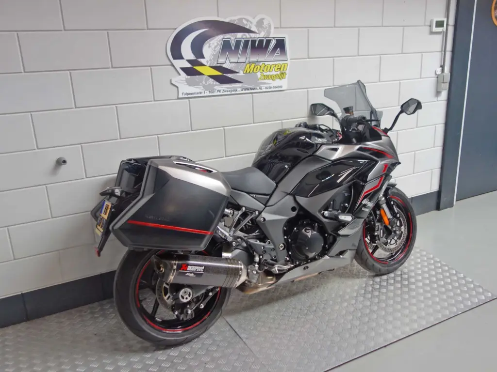 Gebruikte Kawasaki Ninja 1000SX sport met 1043cc motor uit 2024 bij NIWA Motoren