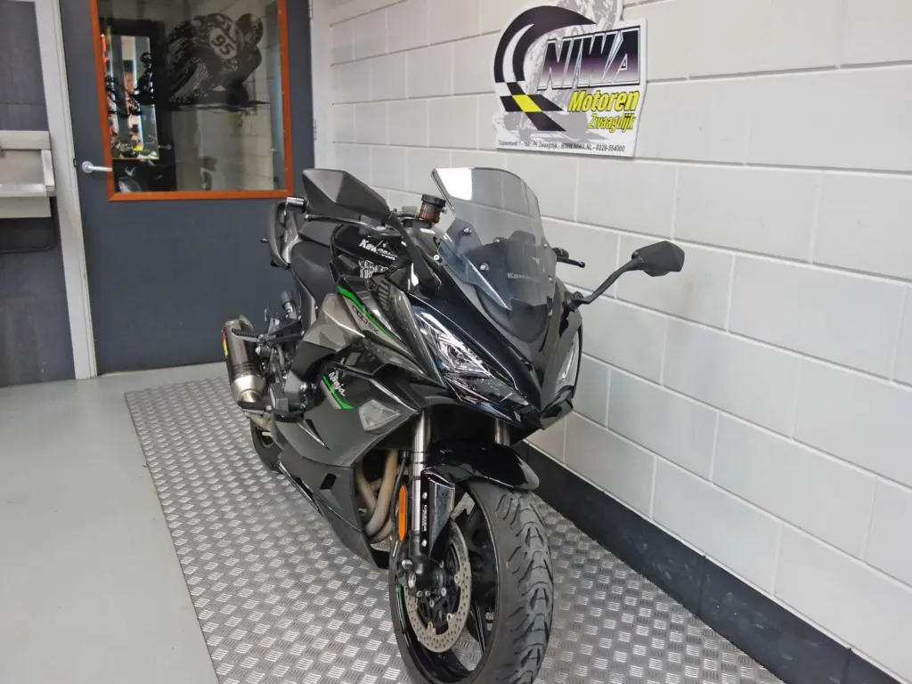 Gebruikte Kawasaki Ninja 1000SX sport met 1043cc motor uit 2024 bij NIWA Motoren