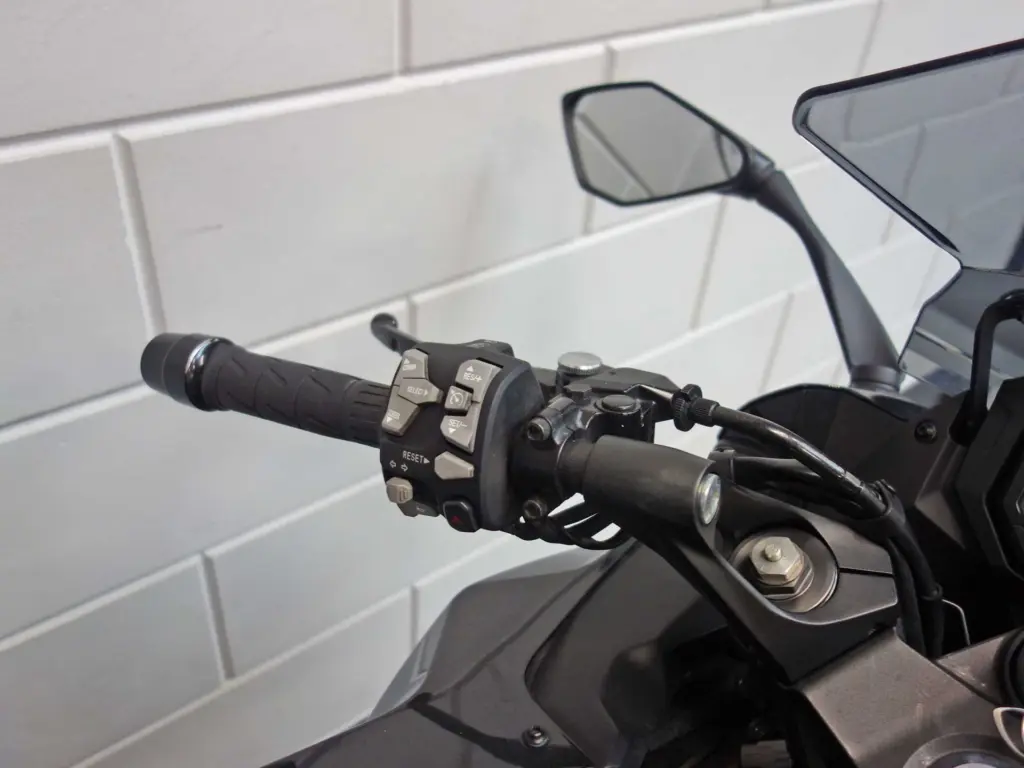 Gebruikte Kawasaki Ninja 1000SX sport met 1043cc motor uit 2024 bij NIWA Motoren