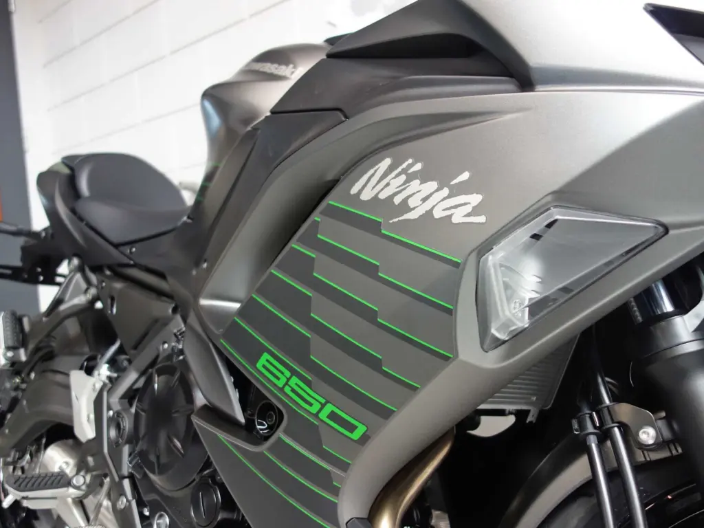 Nieuwe Kawasaki Ninja 650 sport met 649cc motor uit 2026 bij NIWA Motoren