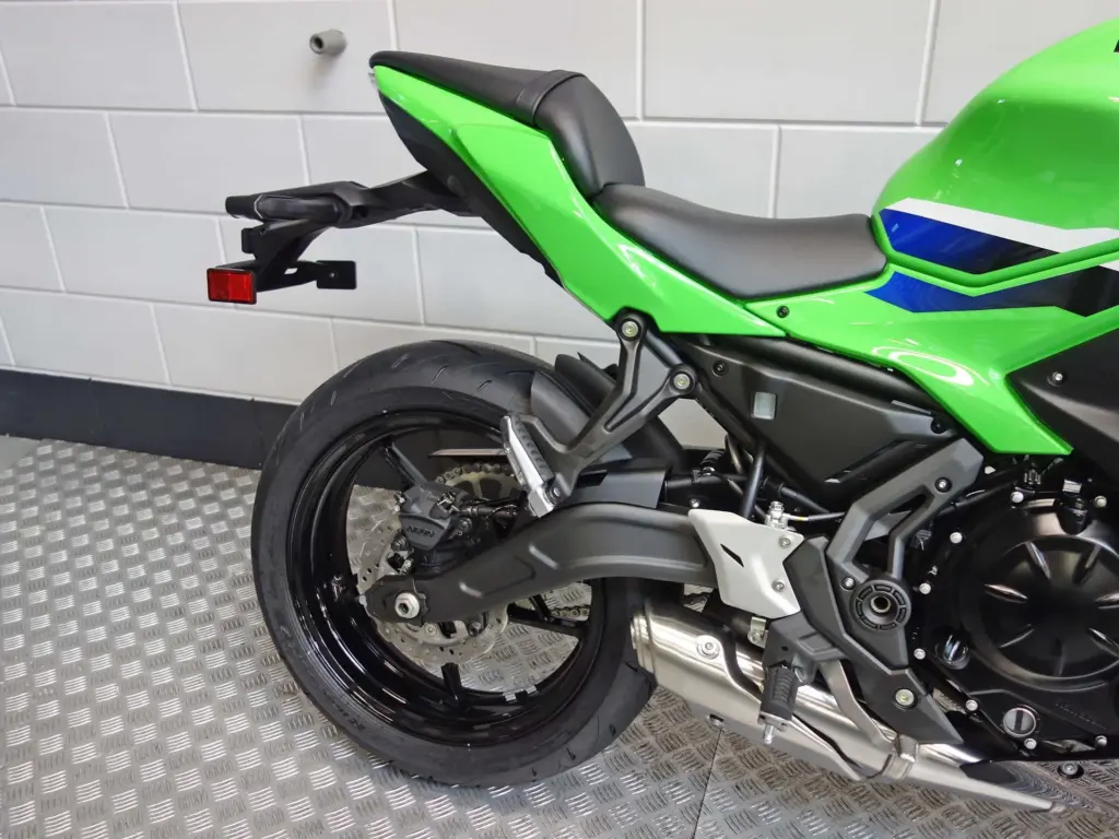 Nieuwe Kawasaki Ninja 650 sport met 649cc motor uit 2026 bij NIWA Motoren