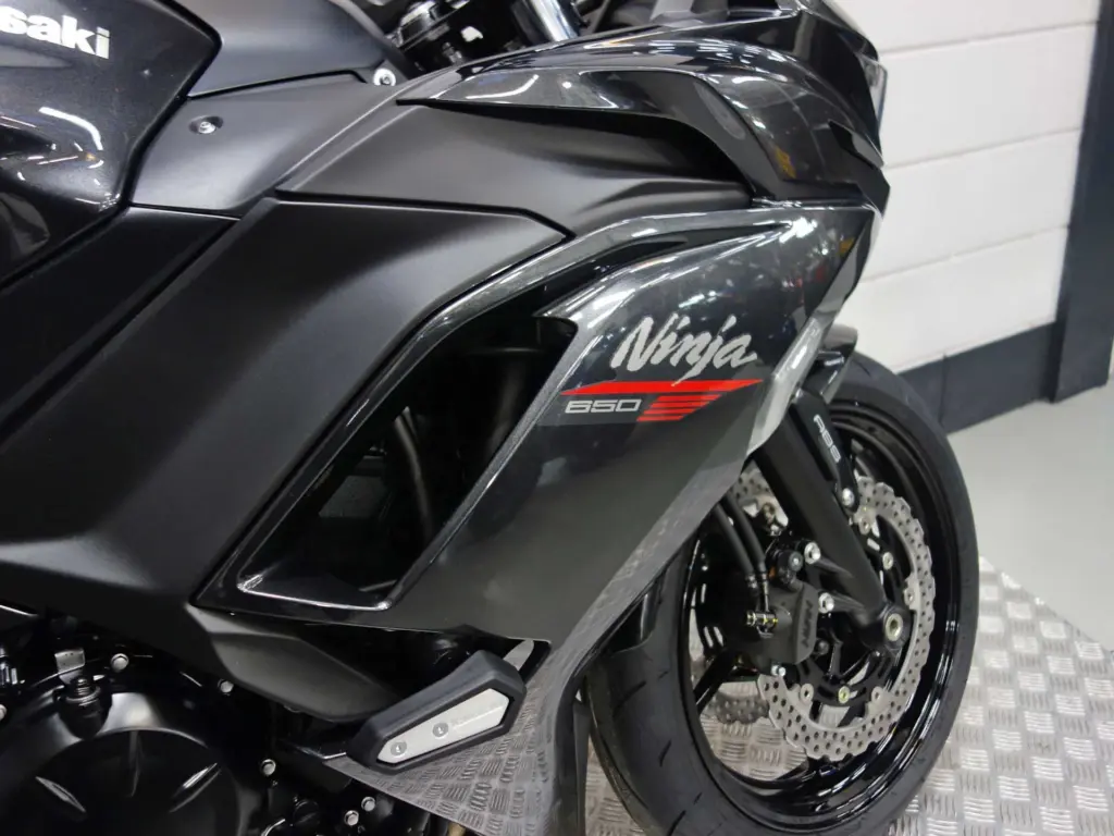 Nieuwe Kawasaki Ninja 650 sport met 649cc motor uit 2026 bij NIWA Motoren