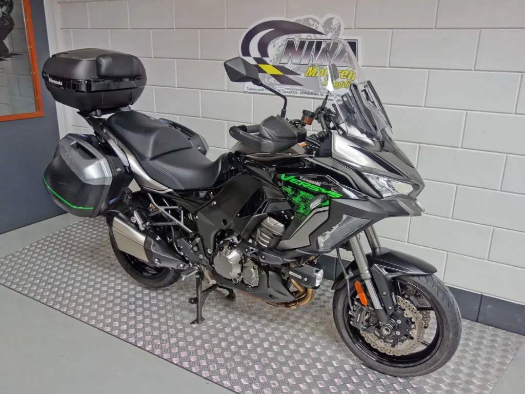 Gebruikte Kawasaki Versys 1000 tour met 1043cc motor uit 2022 bij NIWA Motoren