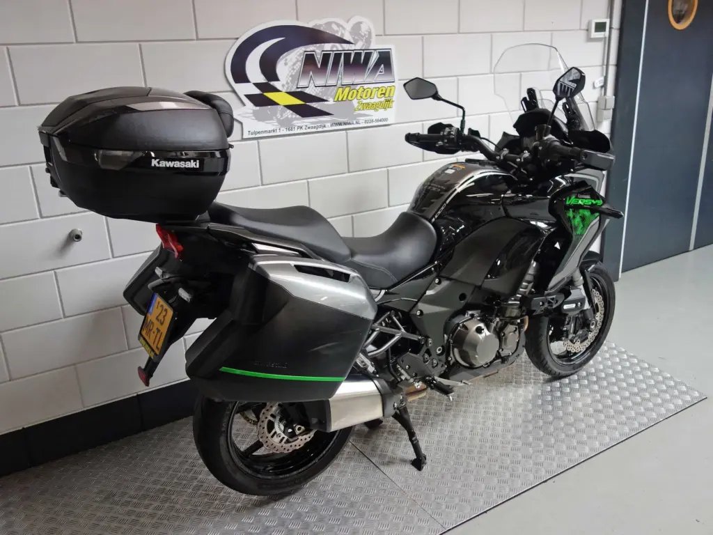 Gebruikte Kawasaki Versys 1000 tour met 1043cc motor uit 2022 bij NIWA Motoren