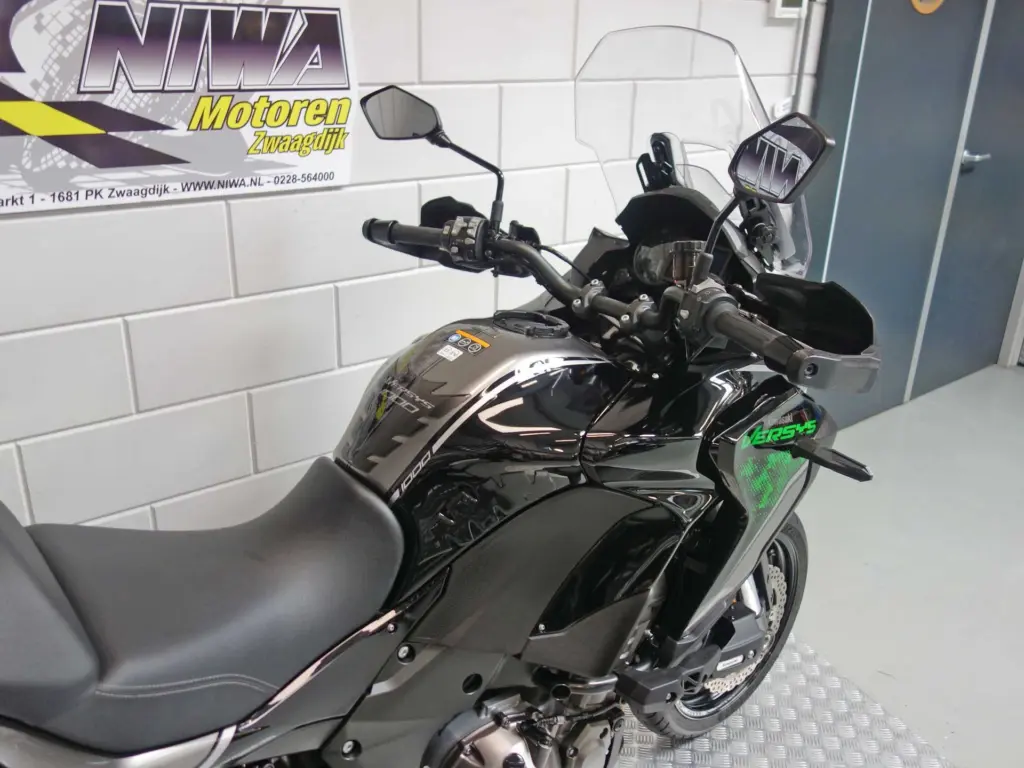 Gebruikte Kawasaki Versys 1000 tour met 1043cc motor uit 2022 bij NIWA Motoren
