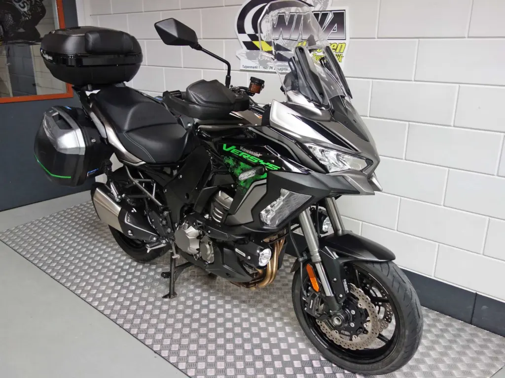 Gebruikte Kawasaki Versys 1000 tour met 1043cc motor uit 2022 bij NIWA Motoren
