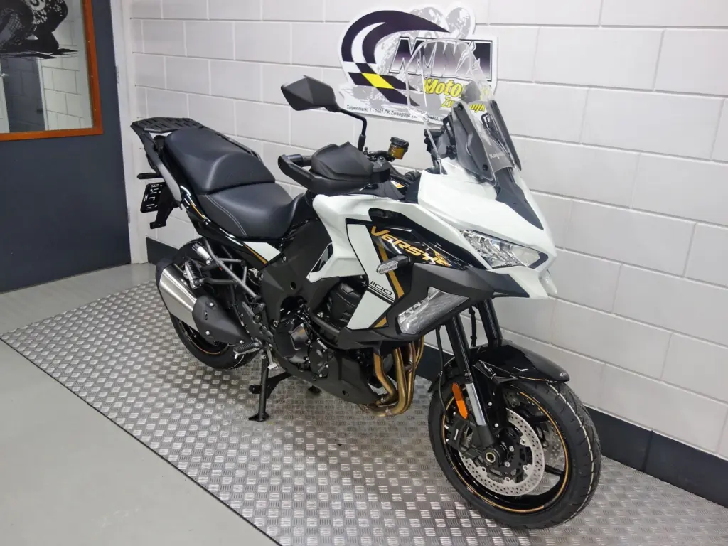 Nieuwe Kawasaki Versys 1100 tour met 1099cc motor uit 2025 bij NIWA Motoren