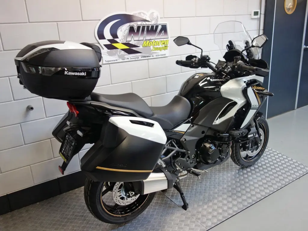 Nieuwe Kawasaki Versys 1100 tour met 1099cc motor uit 2025 bij NIWA Motoren