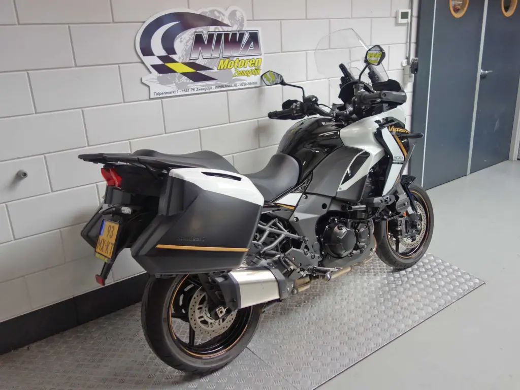 Gebruikte Kawasaki Versys 1100 tour met 1099cc motor uit 2025 bij NIWA Motoren