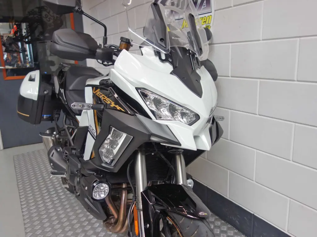 Gebruikte Kawasaki Versys 1100 tour met 1099cc motor uit 2025 bij NIWA Motoren