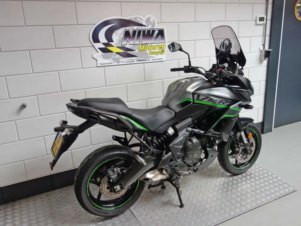 Gebruikte Kawasaki Versys 650 tour met 649cc motor uit 2019 bij NIWA Motoren