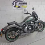 Gebruikte Kawasaki Vulcan chopper met 649cc motor uit 2023 bij NIWA Motoren