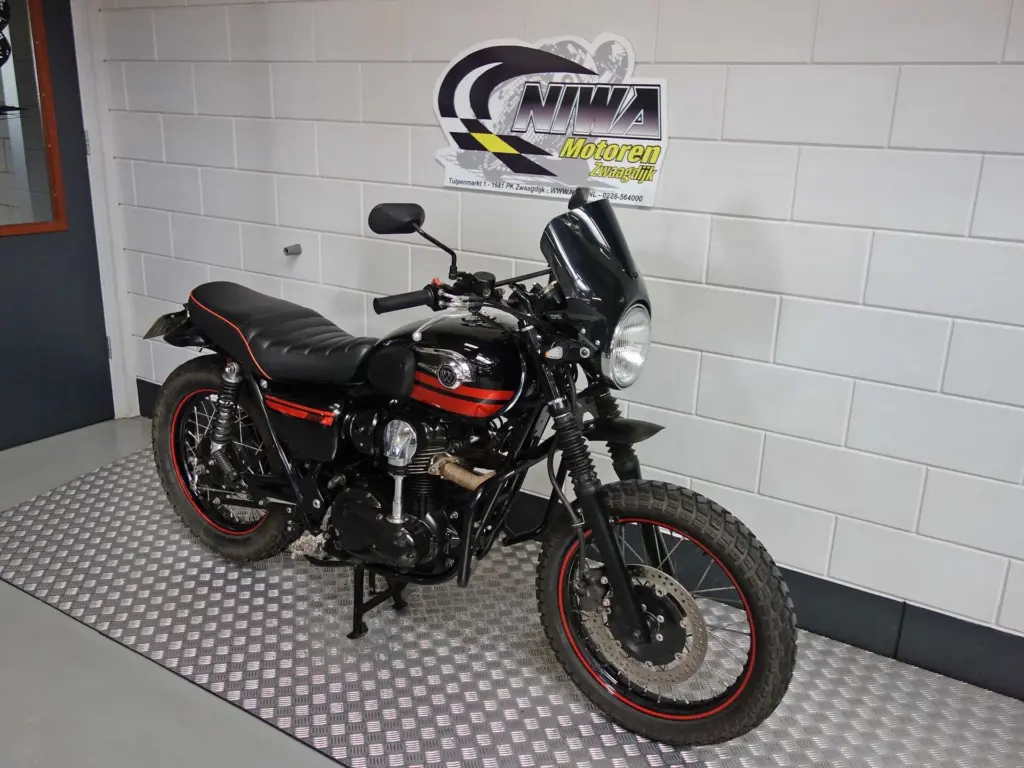 Gebruikte Kawasaki W800 overig met 773cc motor uit 2014 bij NIWA Motoren
