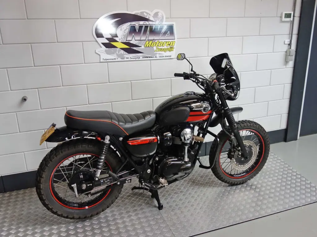 Gebruikte Kawasaki W800 overig met 773cc motor uit 2014 bij NIWA Motoren