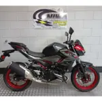 Nieuwe Kawasaki Z500 naked bike met 451cc motor uit 2025 bij NIWA Motoren