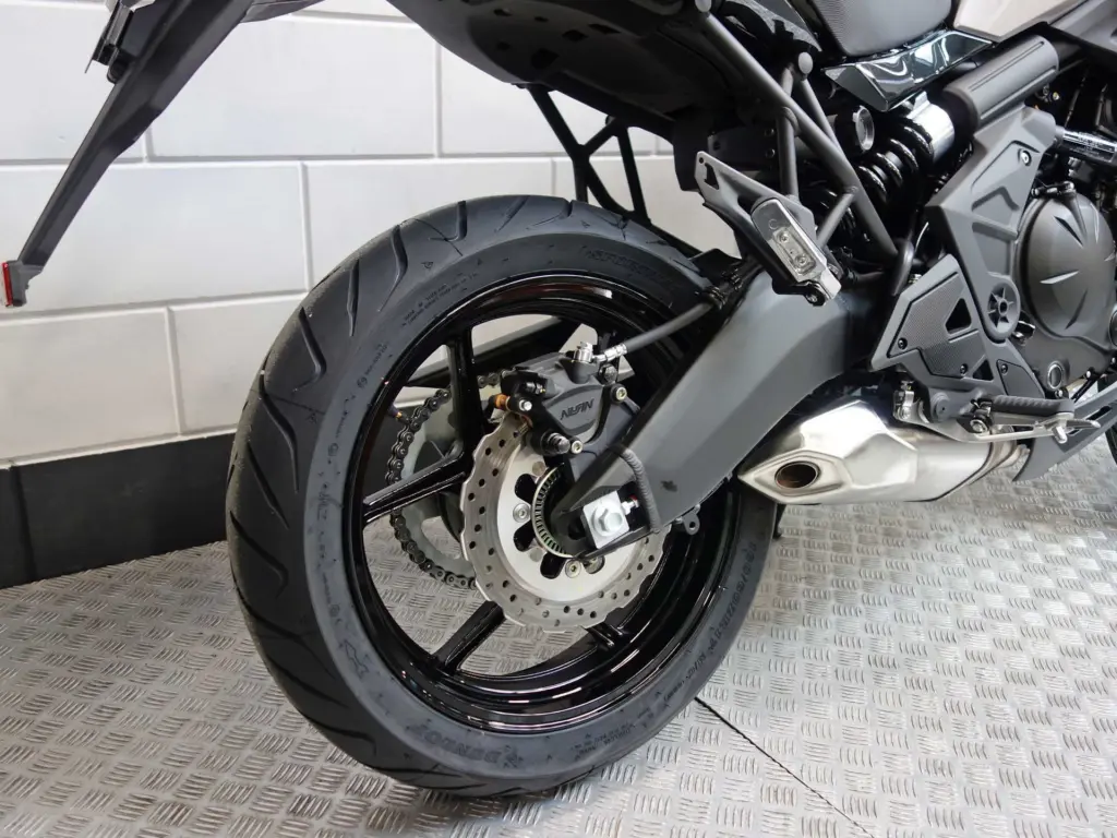 Nieuwe Kawasaki Versys 650 tour met 649cc motor uit 2026 bij NIWA Motoren