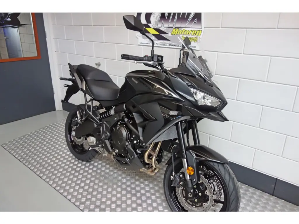 Gebruikte Kawasaki Versys 650 tour met 649cc motor uit 2026 bij NIWA Motoren