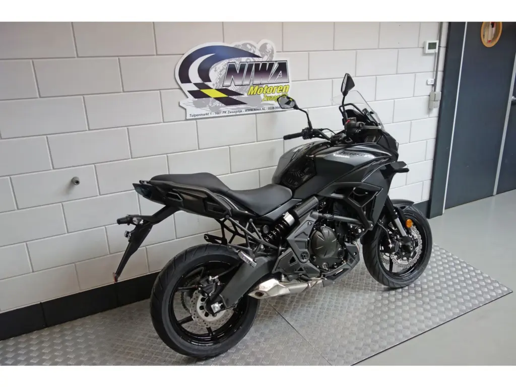 Gebruikte Kawasaki Versys 650 tour met 649cc motor uit 2026 bij NIWA Motoren