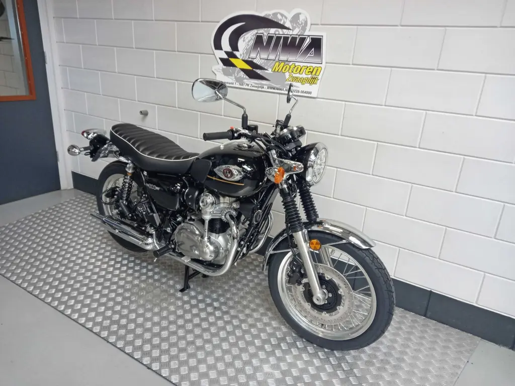 Nieuwe Kawasaki W800 overig met cc motor uit 2026 bij NIWA Motoren