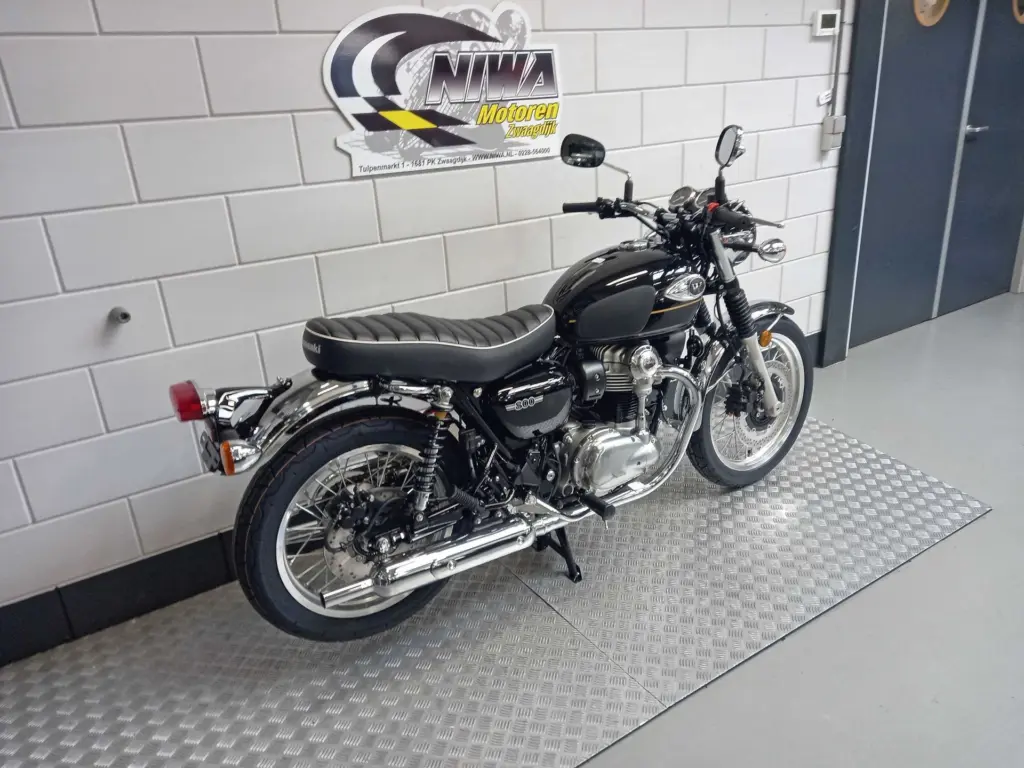 Nieuwe Kawasaki W800 overig met cc motor uit 2026 bij NIWA Motoren