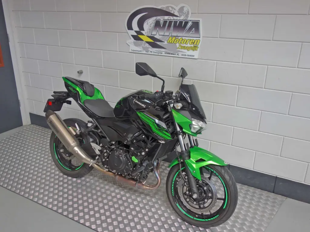 Gebruikte Kawasaki Z400 naked bike met 399cc motor uit 2019 bij NIWA Motoren