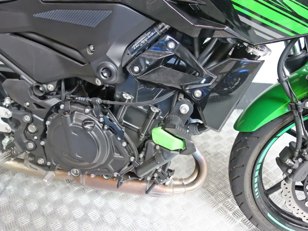 Gebruikte Kawasaki Z400 naked bike met 399cc motor uit 2019 bij NIWA Motoren