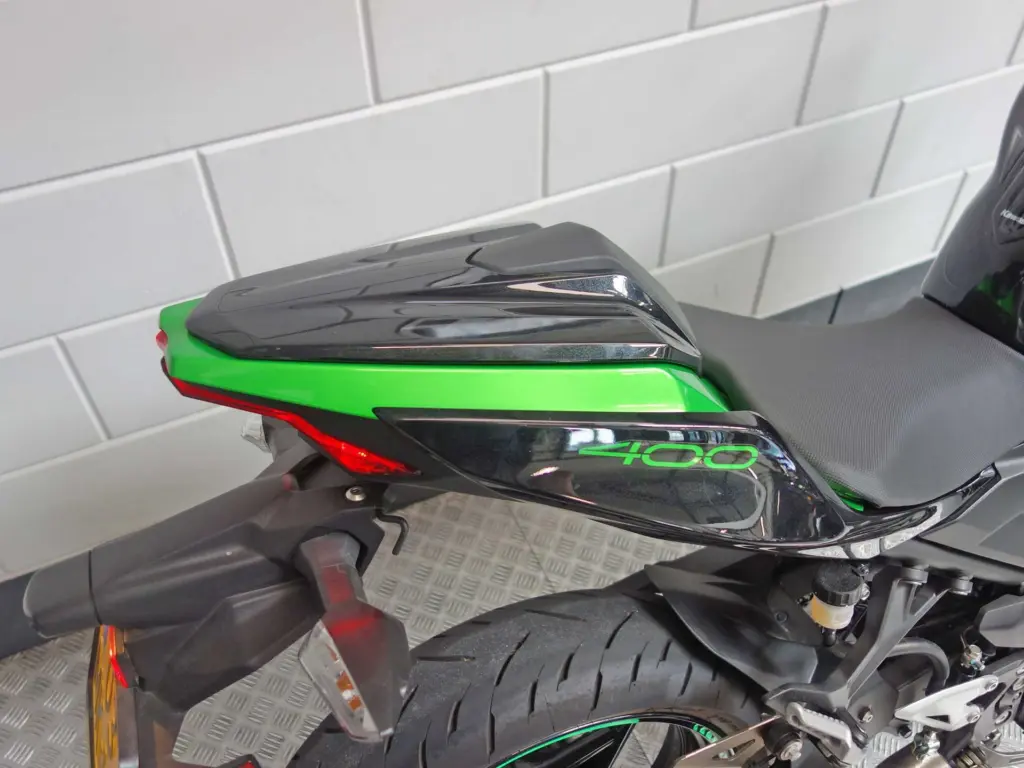 Gebruikte Kawasaki Z400 naked bike met 399cc motor uit 2019 bij NIWA Motoren